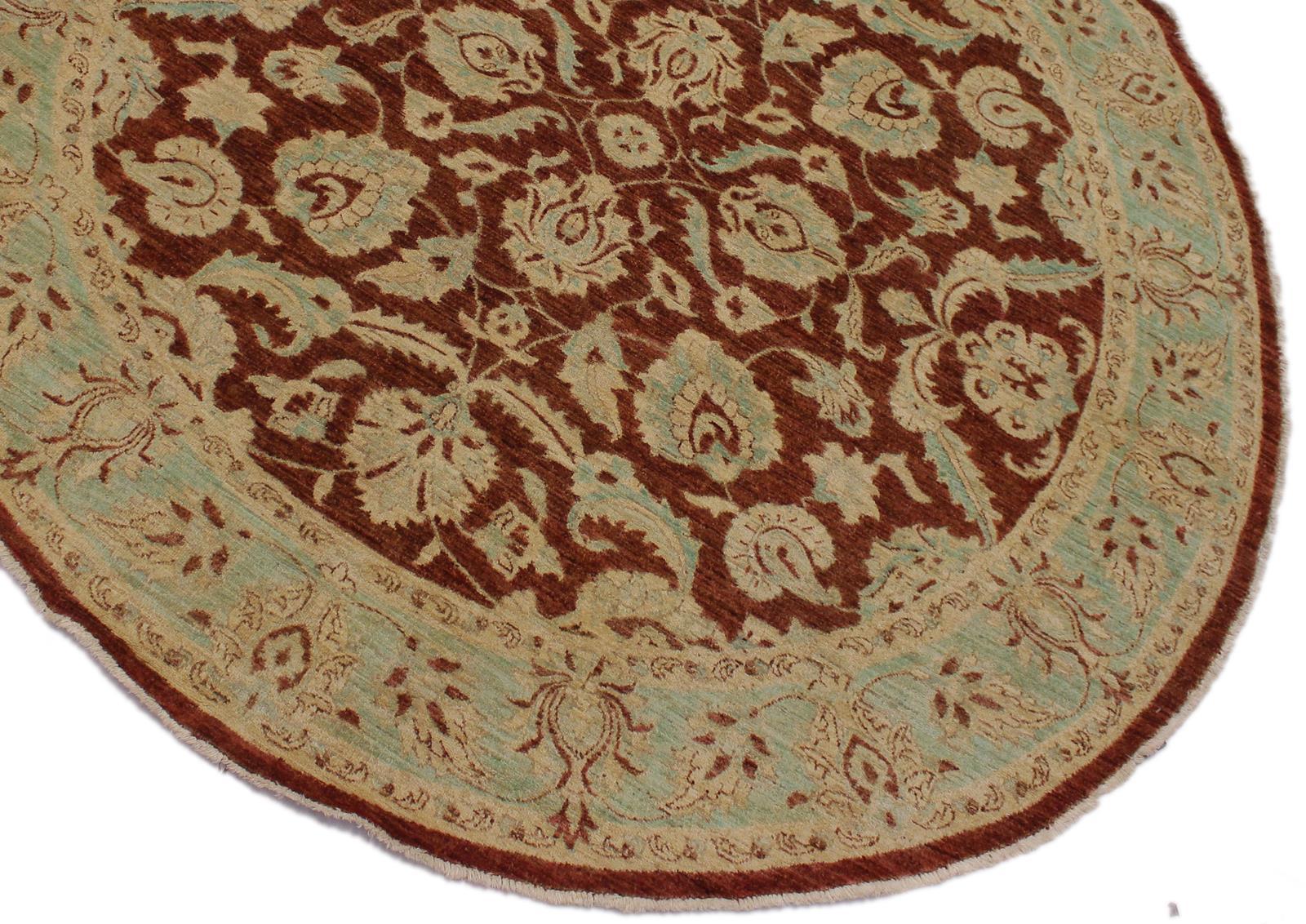 A11800 710"x 8 0"Traditional                   8x8BrownGREENHand-knotted                  Pakistan   100% Wool  Round      652671215414