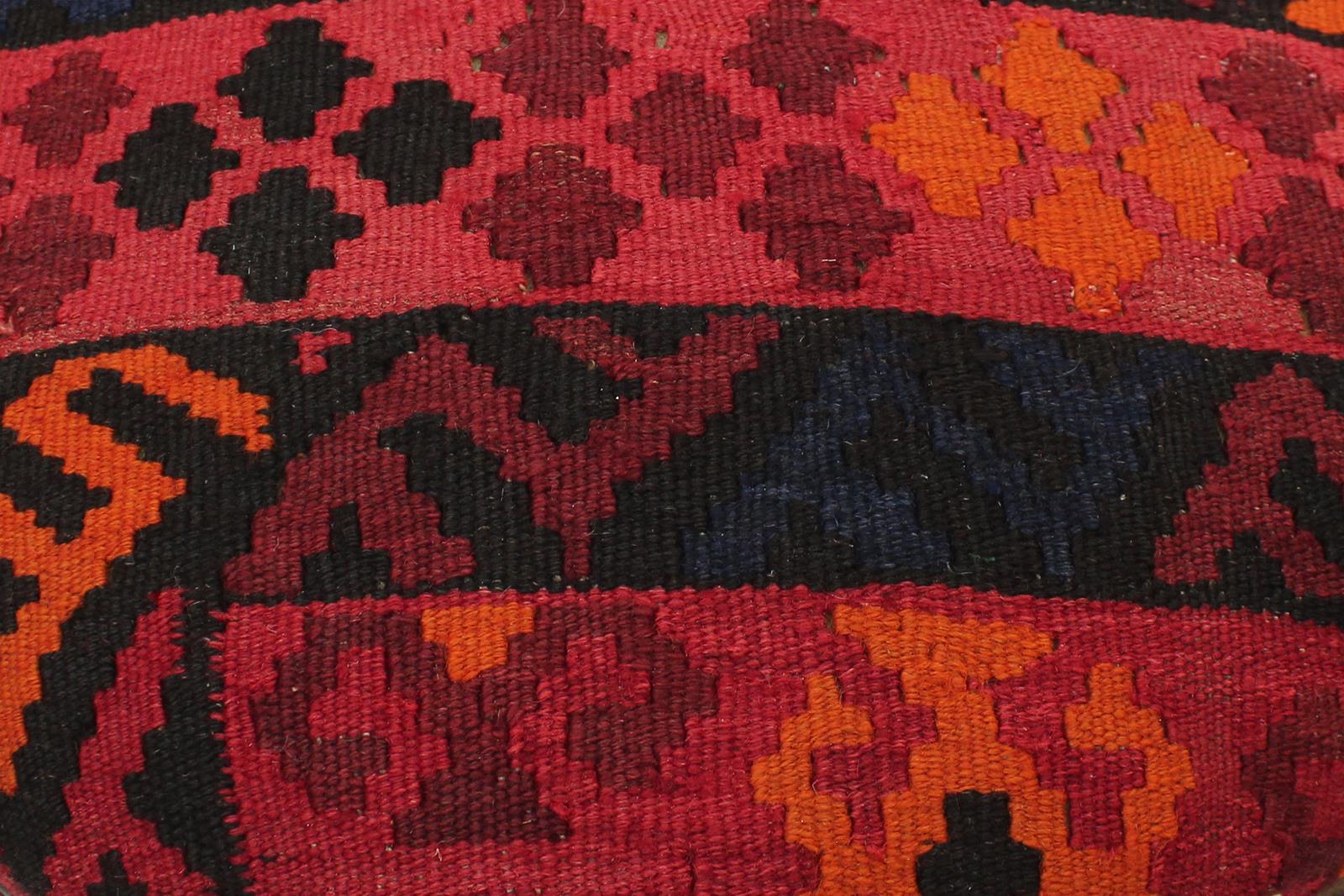 P02771, 0 0" X  0 0",Traditional                   ,ODD,Red,BLUE,Hand-made                     ,Pakistan   ,100% Wool  ,Rectangle  ,652671189388
